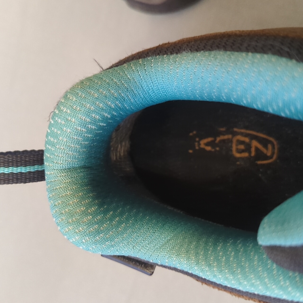 Ladies Waterproof Keen Hiking Shoes/Boots - Picture 4 of 7